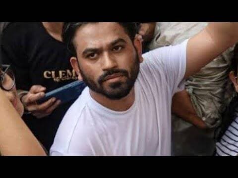 अभिजीत दीपके सहित 5 के खिलाफ FIR दर्ज, टीचरों को धमकाने का आरोप