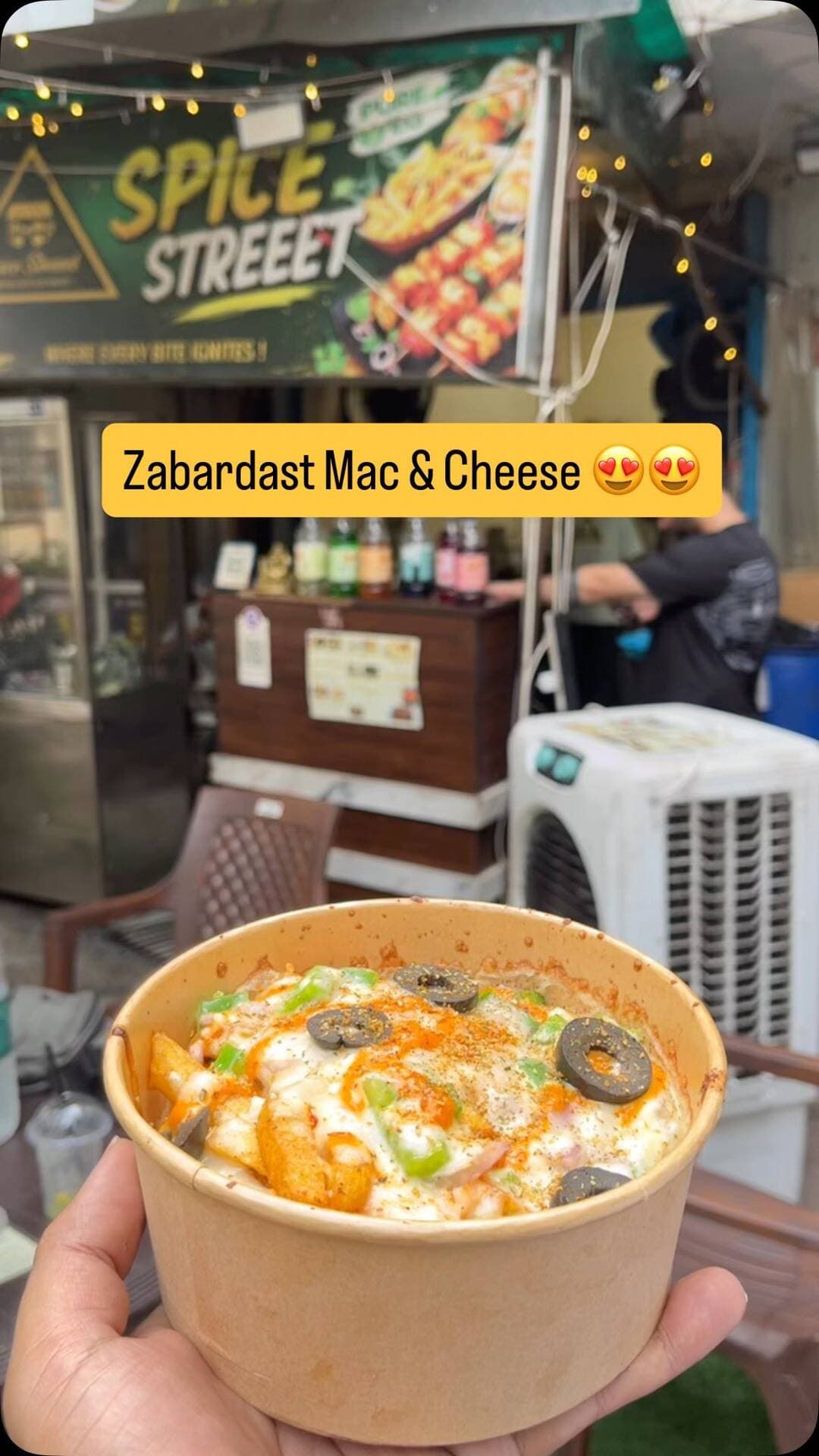 Ye agar try nhi kiya to mat karna kyuki ye Hai hi bahut Zabardast
📍Spice Street , Paschim Vihar
#viralreels #delhistreetfood #reelitfeelit #indianstreetfood #vegetarian