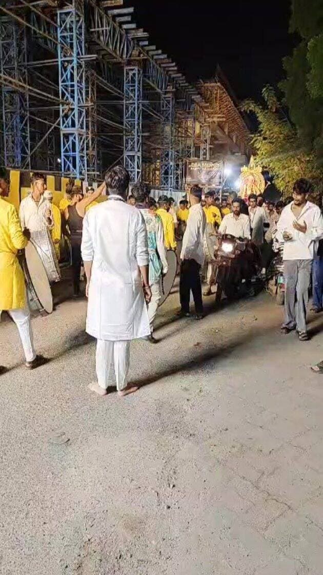 ગોધરા માં શ્રી ગ્રુપમાં ના શ્રી ગણેશ નું ભવ્ય આગમન.....2026
#panchamahalsamachar #godhra #godhraganeshfestival
