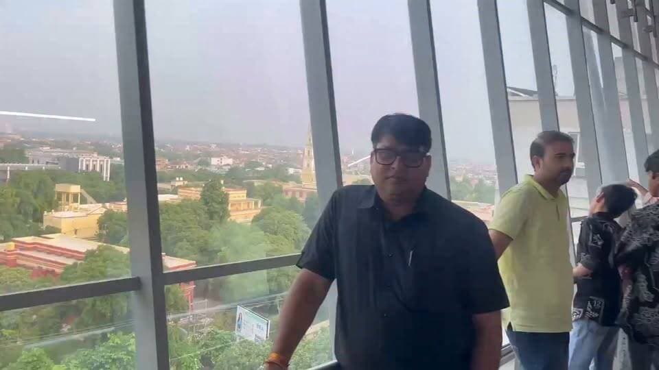 इतने व्यस्तस्म समय होने के बाद आज काफ़ी दिनों बाद आज मूवी (आवारापन )देखने का समय मिला