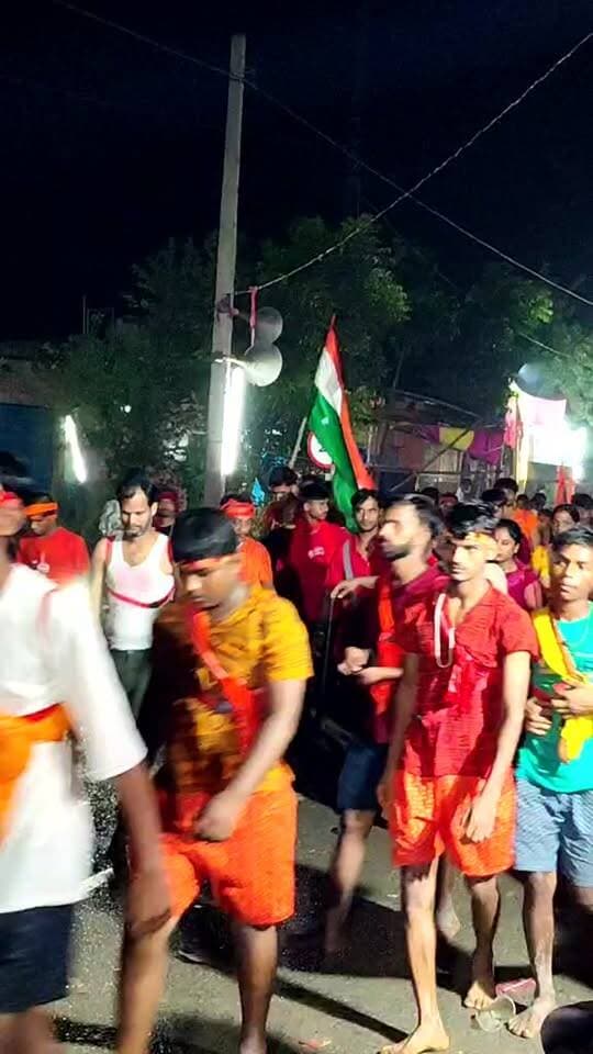 🔴 LIVE | उजियारपुर बोल बम सेवा समिति 🔴
🚩 उजियारपुर में बोल बम श्रद्धालुओं की सेवा जारी 🚩
अंतिम सोमवारी के पावन अवसर पर प्रतियोगिता कैफे कोचिंग परिसर, रामचन्द्रपुर, उजियारपुर में उजियारपुर बोल बम सेवा समिति द्वारा कांवरिया एवं डाक बम श्रद्धालुओं की सेवा की जा रही है। 🙏
🕉️ श्रद्धालुओं के लिए सेवा, सहयोग और भक्ति का अद्भुत माहौल बना हुआ है।
🎶 साथ ही सांस्कृतिक कार्यक्रम का भी आयोजन किया जा रहा है।
📍 स्थान: प्रतियोगिता कैफे कोचिंग परिसर, रामचन्द्रपुर, उजियारपुर
🔴 अभी Facebook LIVE में देखिए — सेवा शिविर की पूरी तस्वीर और भक्तिमय माहौल।
🚩 हर हर महादेव!
🔱 बोल बम! बोल बम! 🔱
#FacebookLive #Live #उजियारपुर #बोलबम #बोलबमसेवासमिति #अंतिमसोमवारी #कांवरिया #डाकबम #महादेव #हरहरमहादेव #शिवभक्त #रामचन्द्रपुर #समस्तीपुर #StreamBihar