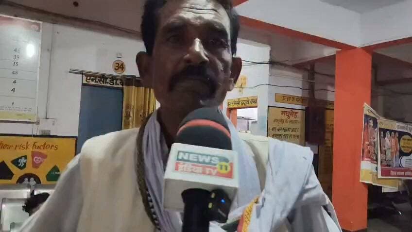 पहाड़ी थाना क्षेत्र में करही नाला में डूबे दो बच्चे, मौत
चित्रकूट। पहाड़ी थाना क्षेत्र के बाबूपुर गांव के गिरधर पुरवा मजरा में रविवार शाम करही नाला में स्नान करने गए दो बच्चों की डूबने से मौत हो गई। मृतकों में मनदीप (7) पुत्र राममिलन यादव और पायल (10) पुत्री कौशलेंद्र शामिल हैं।परिजनों के अनुसार दोनों बच्चे रविवार करीब पांच बजे पास स्थित करही नाला में स्नान करने गए थे। इसी दौरान दोनों गहरे पानी में डूब गए। घटना की सूचना मिलते ही पुलिस मौके पर पहुंची। परिजन दोनों बच्चों को सामुदायिक स्वास्थ्य केंद्र पहाड़ी लेकर पहुंचे, जहां चिकित्सकों ने उन्हें मृत घोषित कर दिया।घटना के बाद परिवार में कोहराम मच गया। पुलिस ने मामले की जांच शुरू कर आवश्यक विधिक कार्रवाई की है।