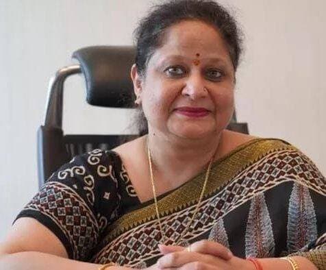 IAS संगीता सिंह मुरादाबाद की नई मंडलायुक्त होंगी......!!
मुरादाबाद। शासन स्तर पर हुए बड़े प्रशासनिक फेरबदल में वरिष्ठ IAS अधिकारी संगीता सिंह को मुरादाबाद मंडल का नया मंडलायुक्त बनाया गया है।
बताया जा रहा है कि संगीता सिंह वर्तमान में अलीगढ़ मंडल की मंडलायुक्त के पद पर तैनात हैं, और अपने सख्त प्रशासनिक रवैये के लिए जानी जाती हैं। इटावा की मूल निवासी संगीता सिंह 2015 बैच की प्रमोटी IAS हैं, जो इससे पहले सुल्तानपुर की जिलाधिकारी और राष्ट्रीय स्वास्थ्य बीमा योजना की मुख्य कार्यपालक अधिकारी भी रह चुकी हैं।
जल्द ही वे मुरादाबाद में कार्यभार ग्रहण करेंगी।
<nis:link nis:type=tag nis:id=moradabad nis:value=Moradabad nis:enabled=true nis:link/> <nis:link nis:type=tag nis:id=divisionalcommissioner nis:value=DivisionalCommissioner nis:enabled=true nis:link/> <nis:link nis:type=tag nis:id=sangeetasingh nis:value=SangeetaSingh nis:enabled=true nis:link/> <nis:link nis:type=tag nis:id=uptransfer nis:value=UPTransfer nis:enabled=true nis:link/> <nis:link nis:type=tag nis:id=ddmnews nis:value=DDMNEWS nis:enabled=true nis:link/>