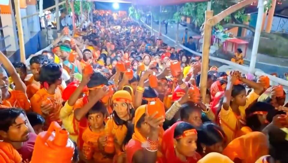 अंतिम सोमवारी पर बाबा मटेश्वर धाम में जलाभिषेक को लेकर उमड़ी भीड़..
बाबा मटेश्वरधाम सहरसा Saharsa District Administration Saharsa Police Saharsa Jn.