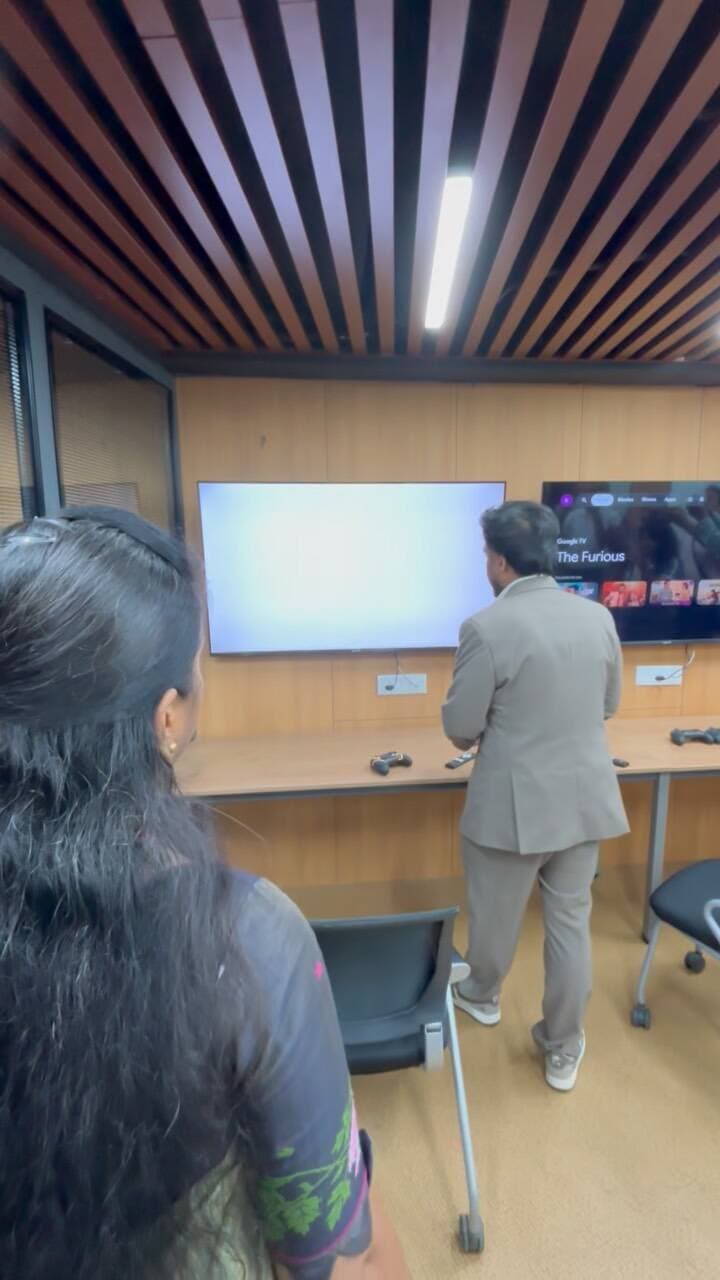 कर्णावती यूनिवर्सिटी में जियो गेम्स के सहयोग से इनोवेशन सेंटर की शुरुआत, छात्रों के लिए टेक्नोलॉजी और क्रिएटिविटी का नया मंच।
.
.
.
.
.
.
.
#KarnavatiUniversity #KarnavatiInnovationCenter #GioGames #GamingInnovation #digitalinnovation
