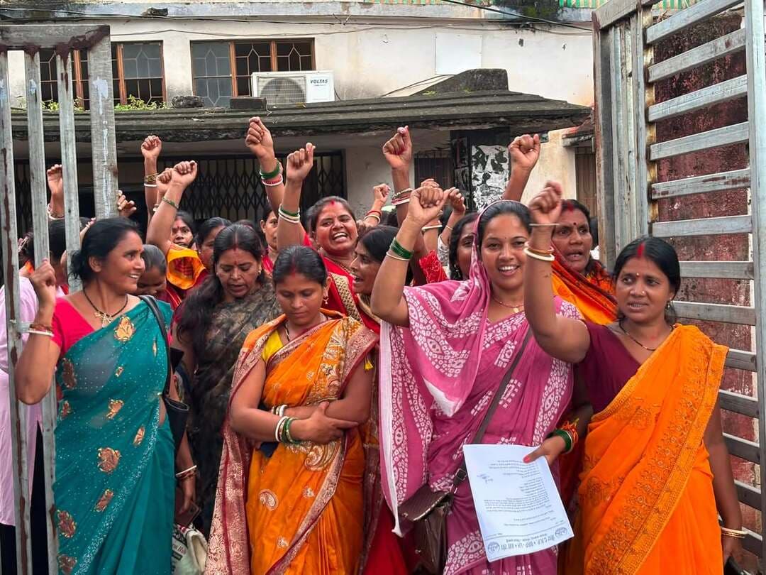 सम्मानजनक मानदेय की मांग: JSLPS की कैडर दीदियों ने अधिकारियों को दिया पत्र !
#shorts #reels