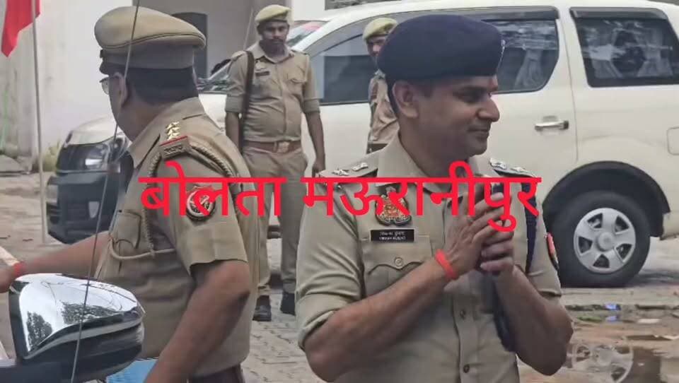 झांसी कानून व्यवस्था में किसी तरह की लापरवाही बर्दाश्त नहीं की जाएगी अपराध नियंत्रण और आमजन की सुरक्षा को लेकर पुलिस पूरी गंभीरता से काम करेगी।झांसी में नवागत वरिष्ठ पुलिस अधीक्षक विकास कुमार पद संभालने के बाद पत्रकारों से पहली वार्ता की
