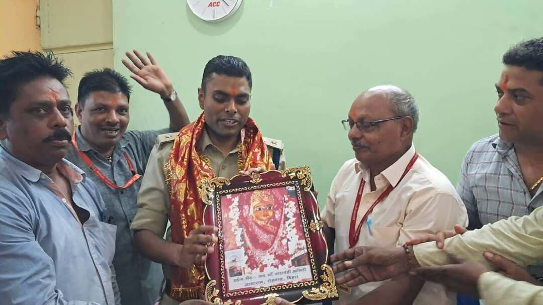 ताराचंडी धाम पहुंचे रोहतास के नए एसपी मिस्टर राज।