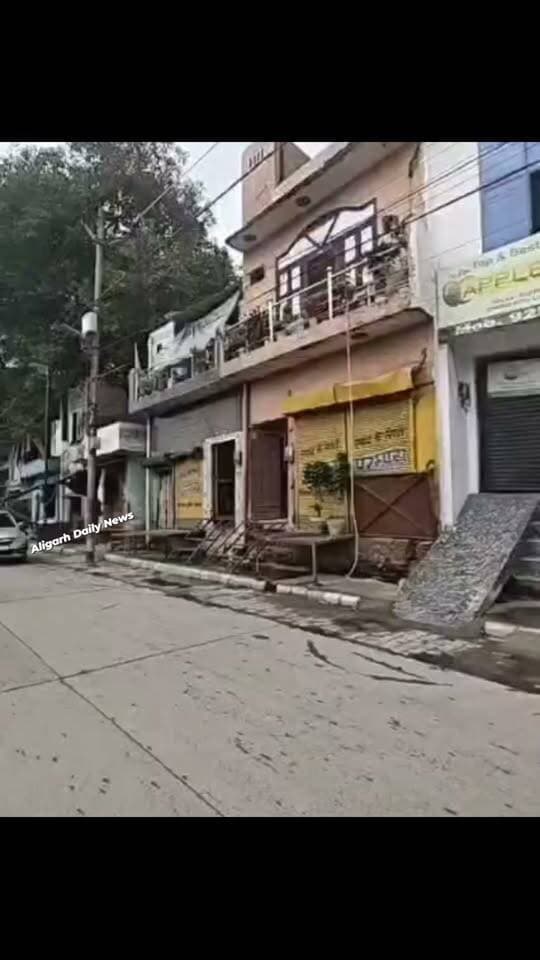 #अलीगढ़ में नहीं थम रहा स्पा सेंटर की आड़ में जिस्मफरोशी का धंधा,एप्पल स्पा सेंटर में स्टिंग ऑपरेशन के दौरान कमरे में कैद हुआ कथित काला सच!
#Aligarh #AppleSpaCenter #Quarsi #StingOperation #BreakingNews