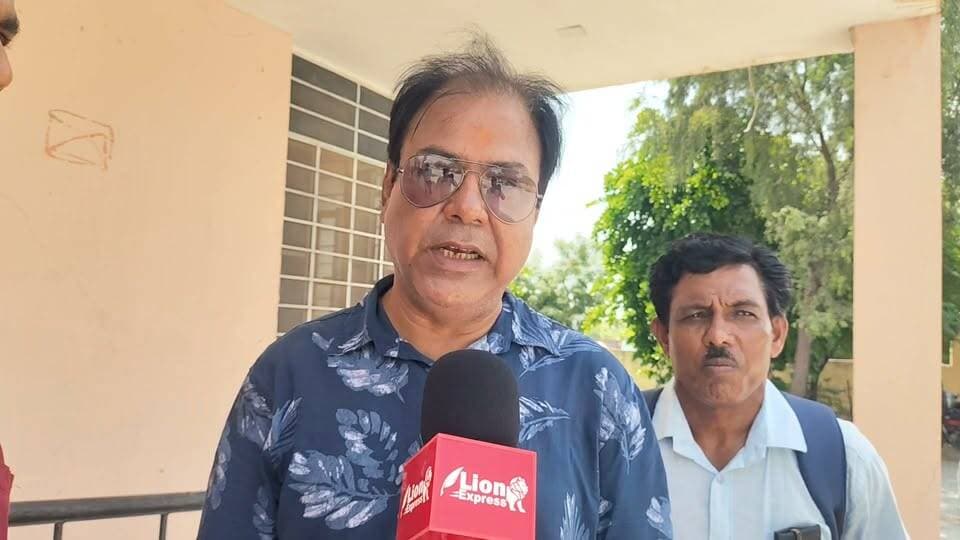 स्कूलों में मीडिया प्रवेश पर पाबंदी के आदेश के खिलाफ पत्रकारों में रोष, आई एफ डब्ल्यू जे ने राजस्थान के सीएम के नाम एडीएम को सौंपा ज्ञापन
#लालबहादुर_भाखर #LetestUpdate #pilibanga #BreakingNews #hanumangarh #CMORajasthan #ifwjrajasthan Part 7