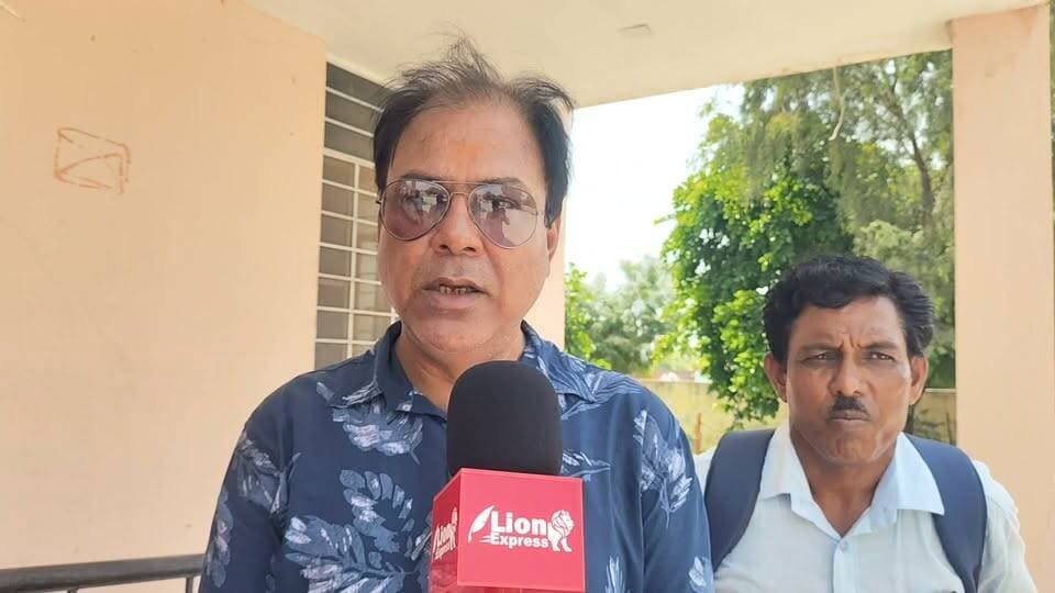 स्कूलों में मीडिया प्रवेश पर पाबंदी के आदेश के खिलाफ पत्रकारों में रोष, आई एफ डब्ल्यू जे ने राजस्थान के सीएम के नाम एडीएम को सौंपा ज्ञापन
#लालबहादुर_भाखर #LetestUpdate #pilibanga #BreakingNews #hanumangarh #CMORajasthan #ifwjrajasthan Part 5