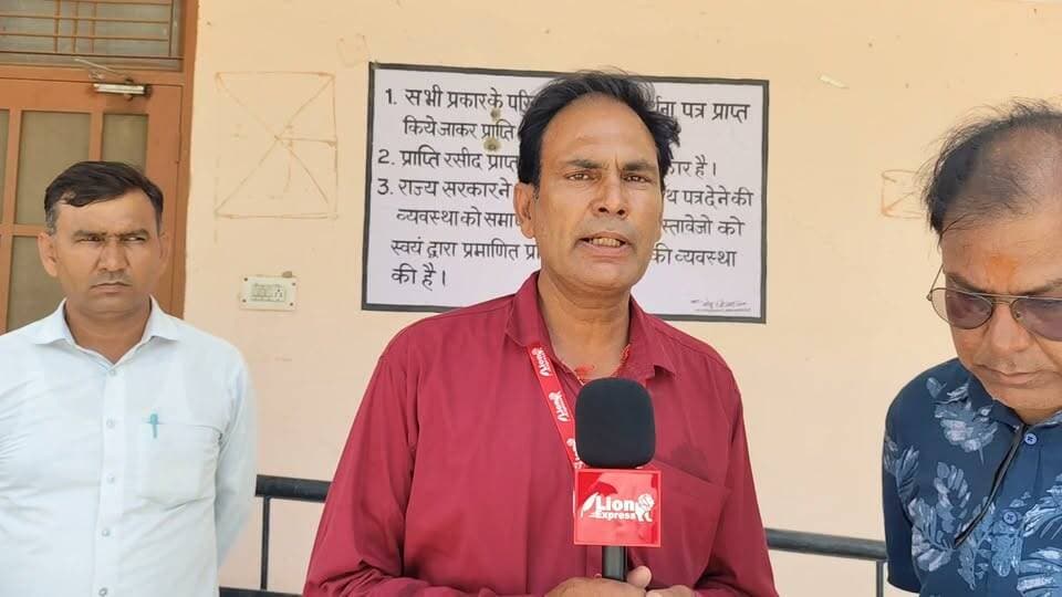 स्कूलों में मीडिया प्रवेश पर पाबंदी के आदेश के खिलाफ पत्रकारों में रोष, आई एफ डब्ल्यू जे ने राजस्थान के सीएम के नाम एडीएम को सौंपा ज्ञापन
#लालबहादुर_भाखर #LetestUpdate #pilibanga #BreakingNews #hanumangarh #CMORajasthan #ifwjrajasthan Part 4