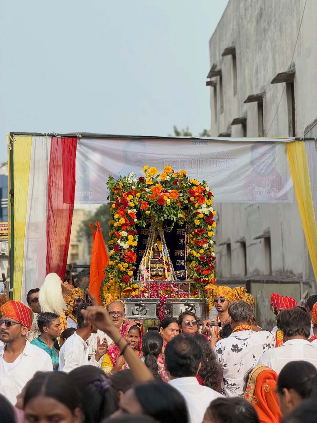 कोटा में निकली सावन के अंतिम सोमवार को महाकाल ही भव्य पालकी 😍♥️
#kota #mahakal #viral #rajasthan #mahakalpalki