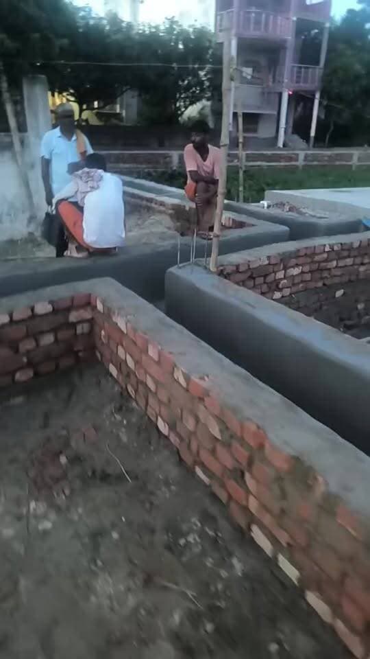 सुरसंड नगर पंचायत अंतर्गत वार्ड नंबर 1 गरीब स्थान तारा मंदिर के निकट पीसीसी सड़क निर्माण कार्य से लोगों में दौड़ी खुशी का लहर