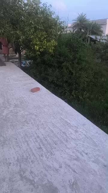 सुरसंड नगर पंचायत अंतर्गत वार्ड नंबर 1 गरीब स्थान तारा मंदिर के निकट पीसीसी सड़क निर्माण कार्य से लोगों में दौड़ी खुशी का लहर