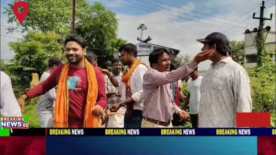 বীরভূমের রামপুরহাট এক নম্বর ব্লকের কাষ্ঠগড়া গ্রাম পঞ্চায়েতে নির্বাচনের দ্বারা নতুন প্রধান গঠন।