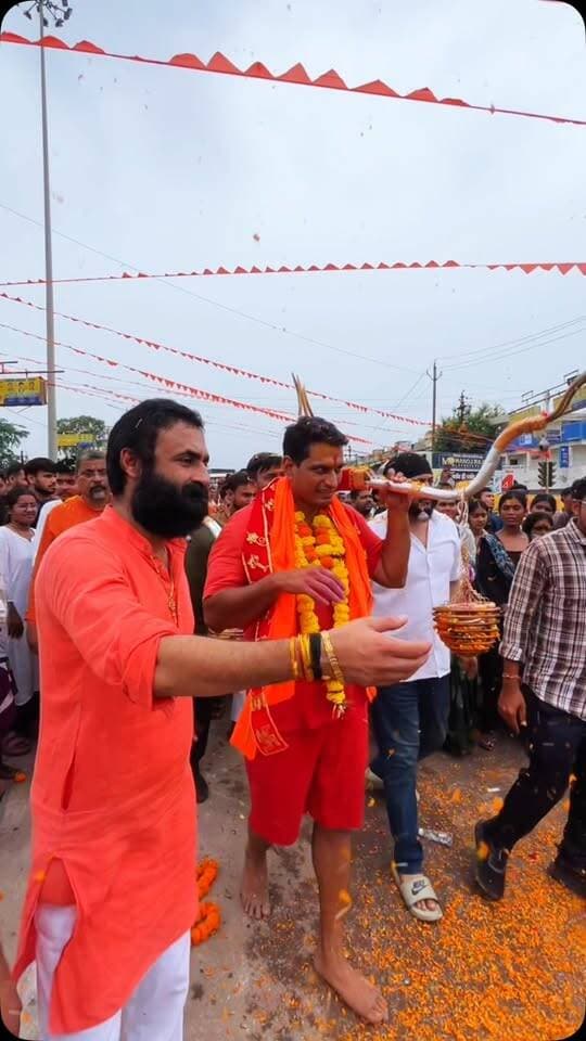 Durg Bhilai Biggest Kawad Yatra 2026
शिवनाथ नदी से पावन जल लेकर देवबलोदा के प्राचीन शिव मंदिर में बाबा भोलेनाथ के सिद्ध शिवलिंग पर जलाभिषेक के लिए निकले कांवड़ियों के साथ भिलाई विधायक देवेंद्र यादव।
#hamar_durg #bhilai #bhilaians #devendrayadav #kawadyatra