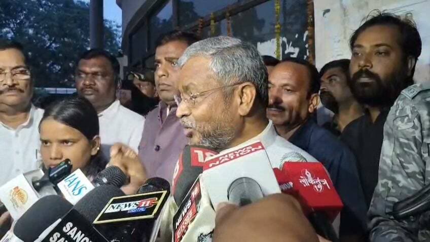 कोतवाली थाना पहुंचे नेता प्रतिपक्ष बाबूलाल मरांडी