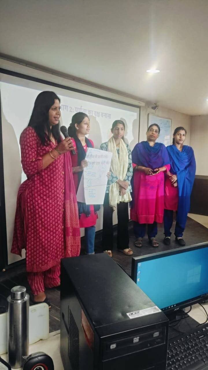 लोकसेवकों में सेवा भाव (Sprit of Service) की संस्कृति को आत्मसात करने तथा उनमें लोक केंद्रित प्रशासन की अवधारणा को विकसित करने भोपाल में व्यापक प्रशिक्षण कार्यक्रम कर्मयोगी कर्तव्य कार्यक्रम (KKK) का आयोजन जिला ई-गवर्नेंस सोसायटी भोपाल द्वारा ई-दक्ष केंद्र में किया गया जिसमें महिला एवं बाल विकास विभाग की बाणगंगा परियोजना की पर्यवेक्षक एवं आंगनबाड़ी कार्यकर्ताओं ने भाग लिया l
CM Madhya Pradesh
Jansampark Madhya Pradesh
Directorate of Technical Education, Madhya Pradesh
@MPSEDC
#Bhopal