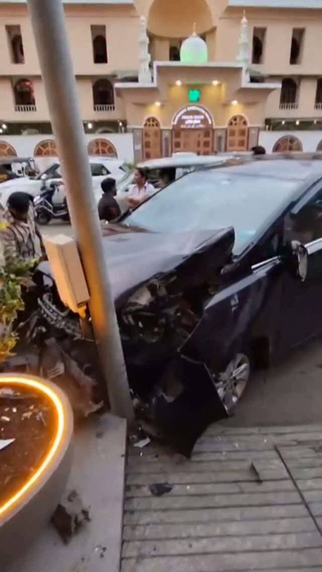 Santacruz Mein Hua Accident