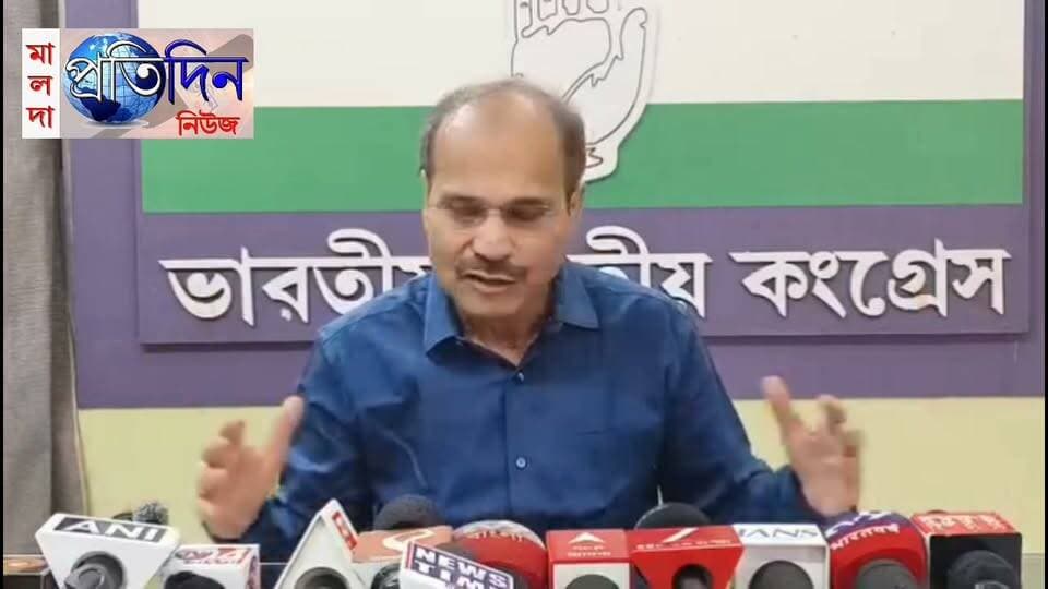 মালদা প্রতিদিন নিউজঃ ডাবল ইঞ্জিন সরকার সব ফেল । চিনির অস্বাভাবিক মুল্য। যে আখের রস থেকে চিনি তৈরি হয় সেই আখের রস চলে যাচ্ছে ইথানল তৈরি করতে । এখন চিনির বদলে নুন খাও আর সরকার এর গুন গাও