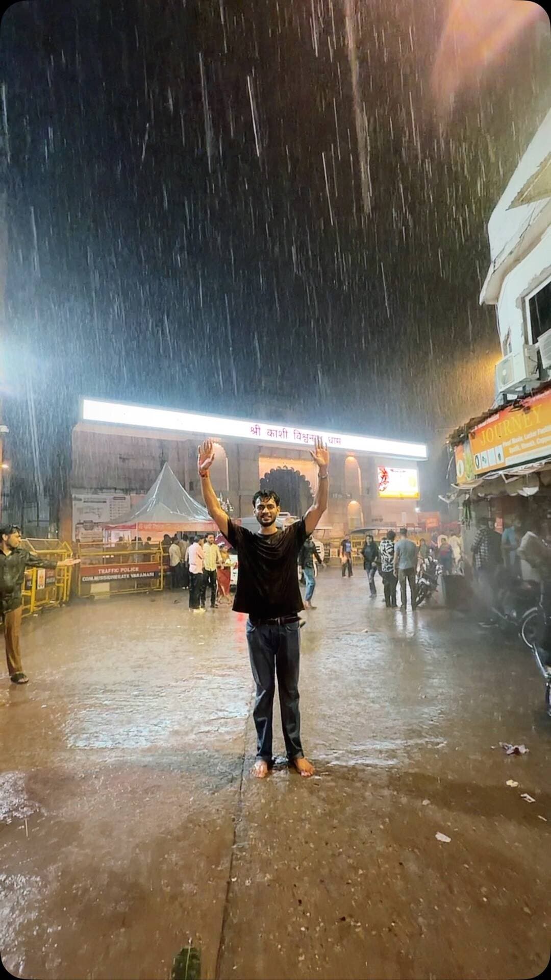 jhamajham musladhar barish
#sawan #kashivish #varanasi #harharmahadev