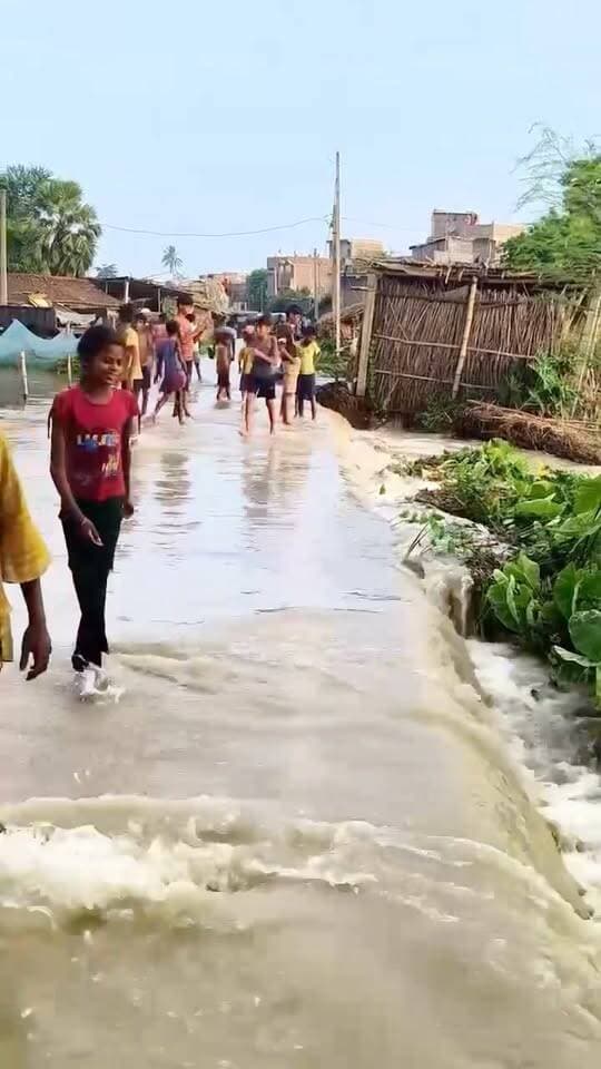 राघोपुर में बांध टूटने के बाद की स्थिति