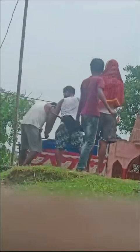 सलखुआ के बहुआरवा में मजदूर के मौत मामलें में आया नया मोड़, मौत से पहले मारपीट का वीडियो सोशल मीडिया पर वायरल..