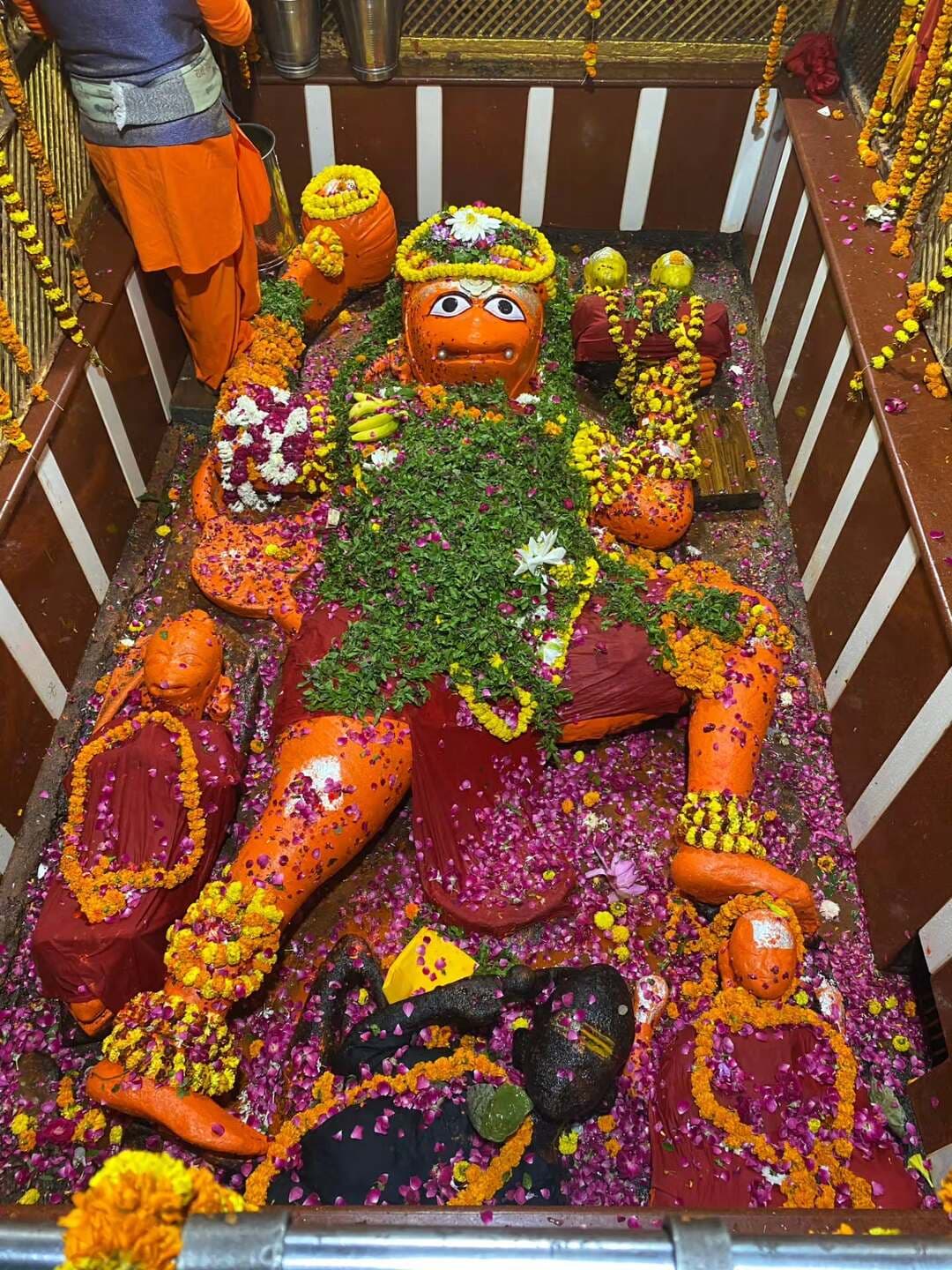 Comment Jai Shree Ram 🚩
Follow :- @from_prayagraj_
<nis:link nis:type=tag nis:id=fromprayagraj nis:value=fromprayagraj nis:enabled=true nis:link/> <nis:link nis:type=tag nis:id=prayagraj nis:value=prayagraj nis:enabled=true nis:link/> <nis:link nis:type=tag nis:id=jaishreeram nis:value=jaishreeram nis:enabled=true nis:link/> <nis:link nis:type=tag nis:id=hanumanji nis:value=hanumanji nis:enabled=true nis:link/>