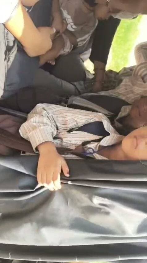 कालका में ट्रैफिक पुलिस ने क्षमता से अधिक बच्चे बैठाने वाले 8 ऑटो के काटे चालान, 1 इंपाउंड
सूरजपुर ट्रैफिक एसएचओ अभिषेक के अनुसार आज कालका में ट्रैफिक पुलिस द्वारा विशेष चेकिंग अभियान चलाया गया। पुलिस ने स्कूली बच्चों को क्षमता से अधिक बैठाकर ले जा रहे ऑटो की जांच की। चेकिंग के दौरान 8 ओवरलोड ऑटो के चालान किए, जबकि 1 ऑटो को मौके पर ही इंपाउंड कर दिया गया।