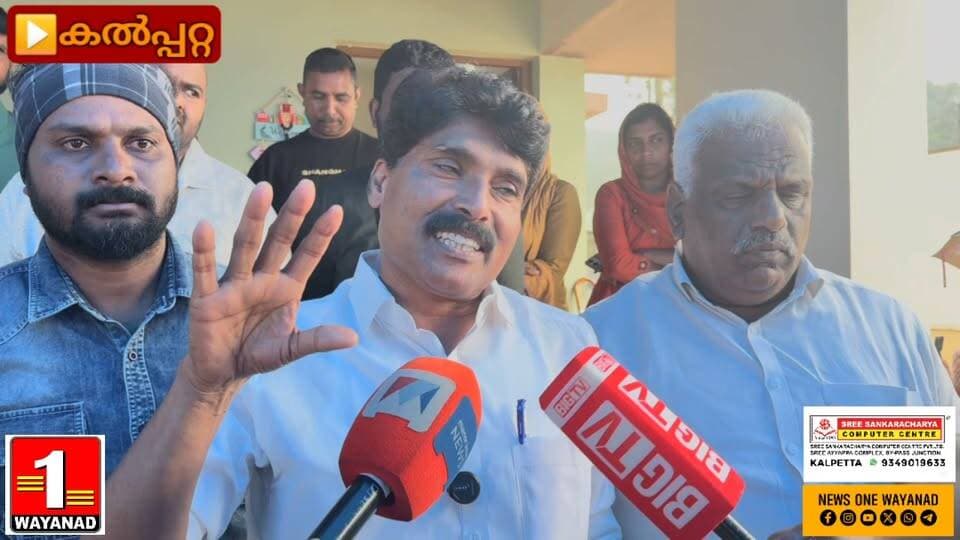 കതിർ ആപ്പിലൂടെ പണം ലഭിച്ചില്ലെന്ന കർഷകരുടെ പരാതിയിൽ പ്രതികരണവുമായി കൃഷിമന്ത്രി ടി. സിദ്ദിഖ്. കർഷകർക്ക് നൽകേണ്ട പണത്തിന്റെ ഭൂരിഭാഗവും ഇതിനകം നൽകിയിട്ടുണ്ടെന്നും ബാക്കിയുള്ള തുക ഉത്രാട ദിനത്തിൽ തന്നെ നൽകിത്തീർക്കുമെന്നും മന്ത്രി പറഞ്ഞു.
ബാങ്കുകൾ വഴി പണം കൈമാറുന്നതിലുണ്ടായ സാങ്കേതിക കാലതാമസം മാത്രമാണ് ഉണ്ടായതെന്നും മന്ത്രി വ്യക്തമാക്കി.
അതേസമയം, പരാതിയുടെ വാർത്തയുടെ ഉറവിടം മനസ്സിലായിട്ടുണ്ടെന്നും അത് വകുപ്പിനുള്ളിൽ നിന്നുതന്നെയാണെന്നും മന്ത്രി പറഞ്ഞു. വകുപ്പിനെ ടോർപ്പിഡോ ചെയ്യുന്ന ഇത്തരം രീതി വച്ചുപൊറുപ്പിക്കില്ലെന്നും ടി. സിദ്ദിഖ് വ്യക്തമാക്കി.
#newsonewayanad
