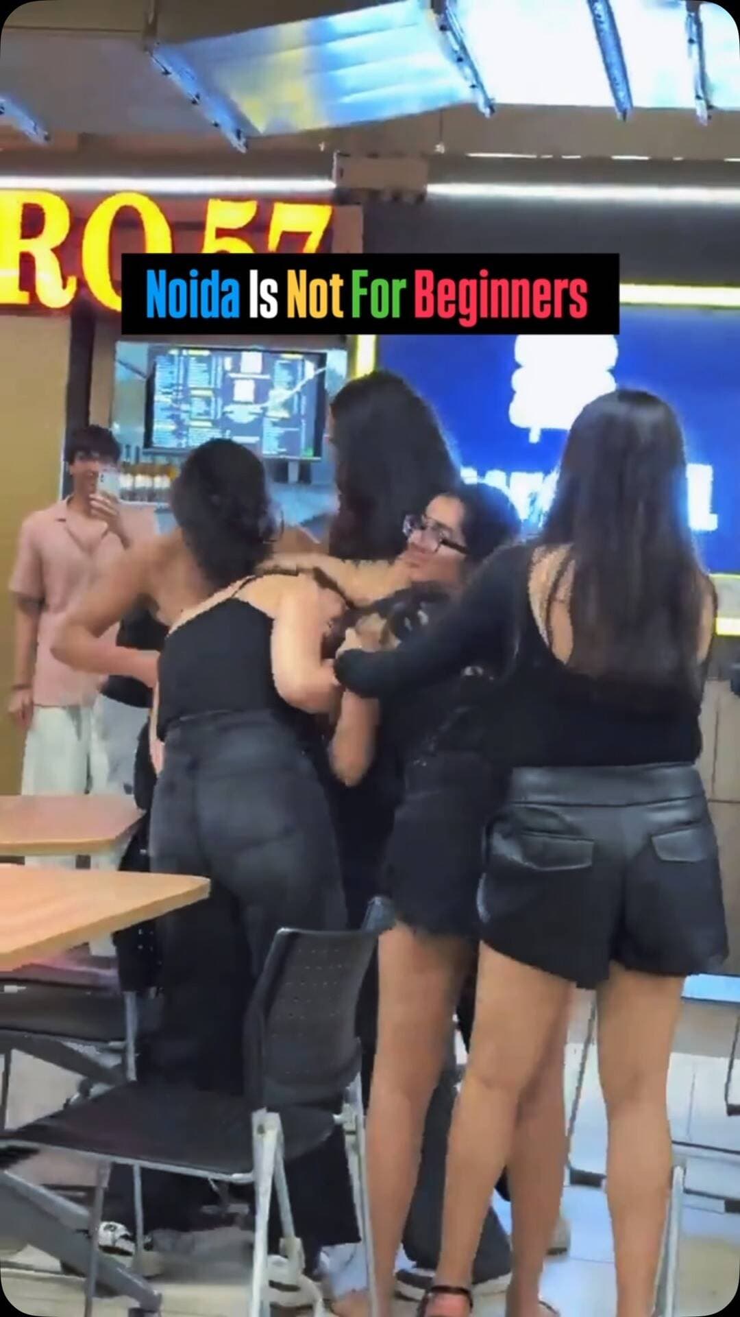 Girls fight nahh Gurls Fight 😂
.
.
.
.
.
.
.
.
.
.
,
.
.
#gurlsfight #girlsfight #noida #thisisnoidacity