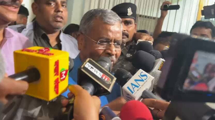 बाबूलाल मरांडी सहित कई भाजपा नेता पहुंचे शहर अंचल कार्यलय