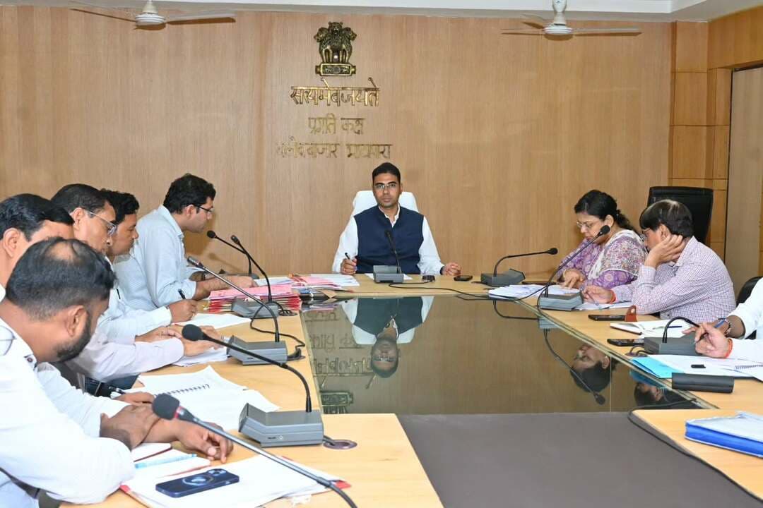 कलेक्टर श्री कुलदीप शर्मा ने जल जीवन मिशन की समीक्षा बैठक लेकर 31 मार्च तक ‘हर घर जल’ के लक्ष्य को पूरा करने के लिए अधिकारियों को जरूरी दिशा-निर्देश दिए।
गुणवत्तापूर्ण पेयजल की पहुंच सुनिश्चित करने के लिए कार्यों में तेजी और प्रभावी निगरानी पर जोर दिया गया।
#JalJeevanMission
#balodabazar
#GoodGovernance