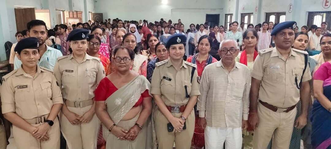 कैमूर में साइबर अपराधों से बचाव को लेकर कॉलेज में जागरूकता कार्यक्रम