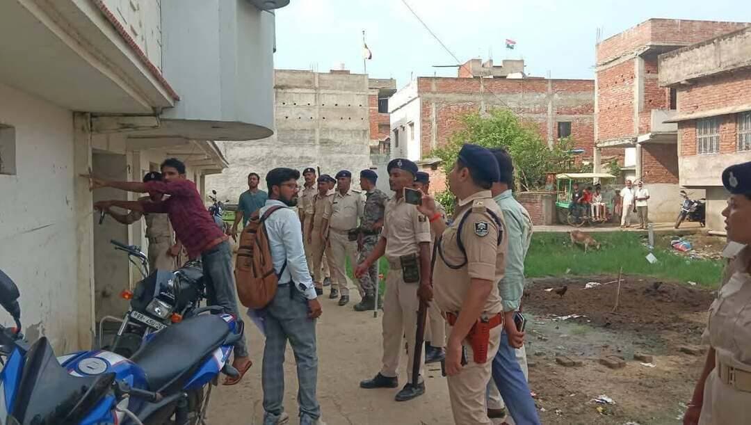 कैमूर जिले के मोहनिया में तीन हिरोइन तस्करों की आय से अधिक संपत्ति की हुई जांच,जांच के दायरे में मोहनिया वार्ड संख्या 11 स्थित बड़ी बाजार निवासी सलाहुद्दीन इद्रिशी पिता स्व.नेजामुद्दीन इद्रिशी,तथा वार्ड संख्या 15 के इस्लामगंज निवासी कल्लूपिता इलियास अंसारी और सद्दाम गद्दी पिता मुनीर गद्दी की संपत्तियां शामिल हैं.
