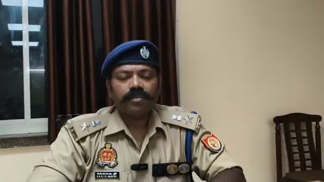 मेरठ:स्वाट टीम नगर मेरठ द्वारा थाना सर्पवरम जनपद काकीनाडा,आंध्र प्रदेश के अत्यंत सनसनीखेज अंतर्राज्यीय प्रकरण में वांछित अभियुक्त को जनपद मेरठ से गिरफ्तार कर अग्रिम वैधानिक कार्यवाही हेतु थाना पुलिस सर्पवरम जनपद काकीनाडा,आंध्र प्रदेश के सुपुर्द किया गया
Murthy Bgts Bathala
#sspmeerut