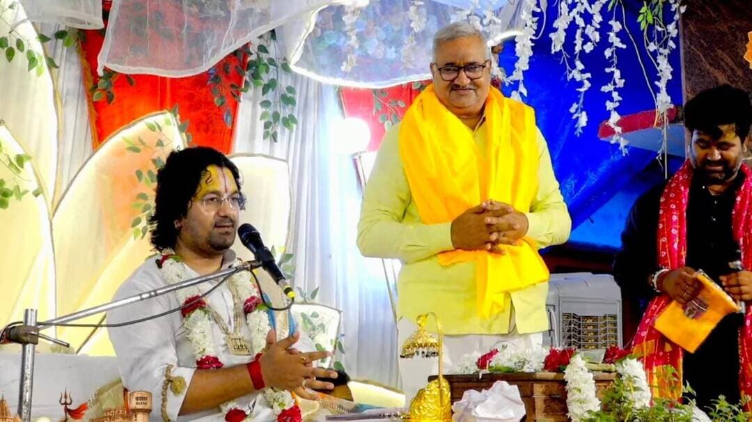 दांपत्य की पवित्रता से ही जन्म लेते हैं दिव्य संस्कार : प्रेमाचार्य
खबर कमेंट बॉक्स में