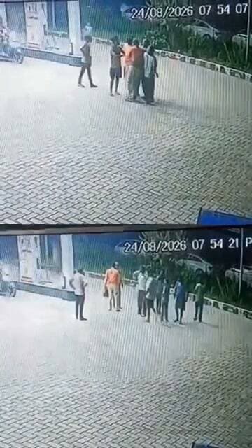 पेट्रोल पंप पर हमले का CCTV फुटेज सामने आया, पुलिस की देरी पर उठे सवाल #kangralive #Jawalamukhi
ज्वालामुखी। देहरा मार्ग पर अष्टभुजा के पास स्थित एक पेट्रोल पंप पर सोमवार शाम करीब 7:55 बजे मारपीट और हमले की घटना सामने आई। घटना का CCTV फुटेज भी सामने आया है, जिसमें कथित तौर पर कुछ लोग पेट्रोल पंप पर विवाद और मारपीट करते नजर आ रहे हैं।
पेट्रोल पंप कर्मचारियों के अनुसार घटना की सूचना तत्काल पुलिस को दी गई थी। कर्मचारियों का आरोप है कि सूचना देने के करीब एक घंटे बाद तक पुलिस मौके पर नहीं पहुंची।
कर्मचारियों ने बताया कि पेट्रोल पंप से ज्वालामुखी पुलिस थाना करीब 2 किलोमीटर की दूरी पर है। ऐसे में उनका सवाल है कि इतनी कम दूरी होने के बावजूद पुलिस को घटनास्थल तक पहुंचने में इतना समय क्यों लगा।
स्थानीय लोगों का कहना है कि यदि पुलिस सूचना मिलने के तुरंत बाद मौके पर पहुंचती, तो संभव है कि हमले में शामिल आरोपियों को आसपास के क्षेत्र में ही पकड़ा जा सकता था। फिलहाल घटना को लेकर पुलिस की कार्रवाई और मामले की जांच का इंतजार है।
CCTV फुटेज सामने आने के बाद अब पुलिस की त्वरित कार्रवाई और घटना में शामिल लोगों की पहचान को लेकर सवाल उठ रहे हैं।