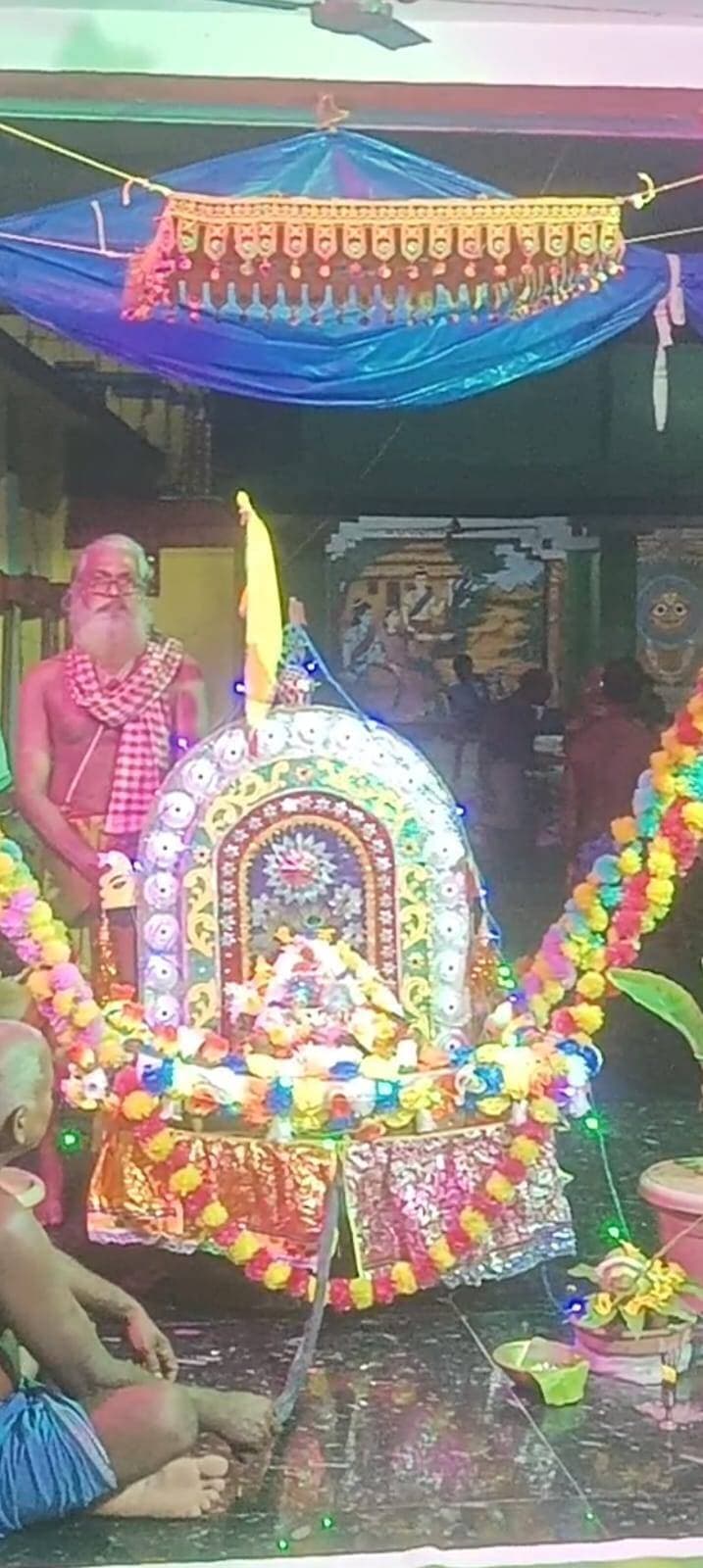 କୋଣାର୍କ ନିକଟସ୍ଥ ଓଟାଙ୍ଗ କଳାବୁଦା ଗାଦି ମଠରେ ଝୁଲଣ ଉତ୍ସବର ତୃତୀୟ ସନ୍ଧ୍ୟା। କୋଣାର୍କ ଖବର।