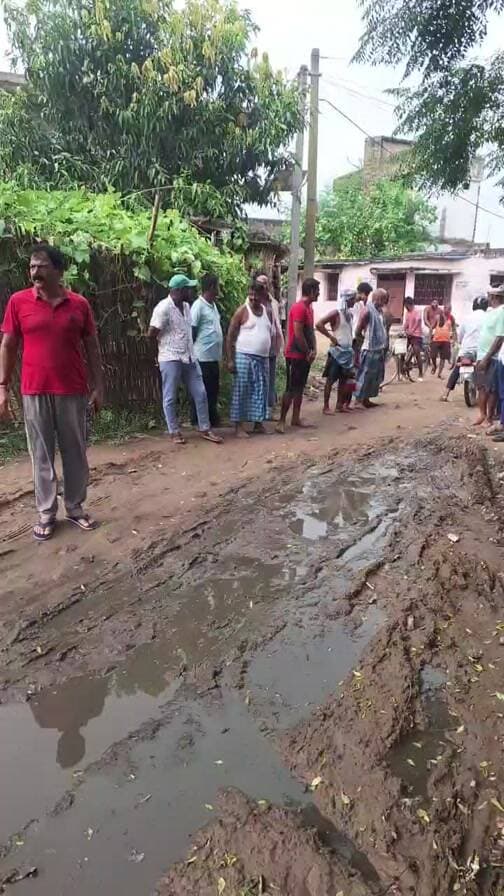 सिसवा बाजार टोला रोड जर्जर