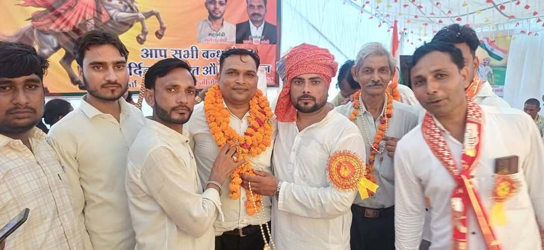 आज अवागढ नगर में वीरांगना अवंतीबाई लोधी की 195 वीं जयंती धूमधाम से विशाल शोभायात्रा निकाली गई और पचौरी फार्म हाउस अवागढ पर पहुंचे केन्द्रीय मंत्री बीएल वर्मा विधायक एटा सदर विपिन वर्मा डेविड सहित तमाम गणमान्य अतिथिगण का स्वागत सत्कार कमेटी द्वारा किया इस दौरान मुझे भी सौभाग्य प्राप्त हुआ.