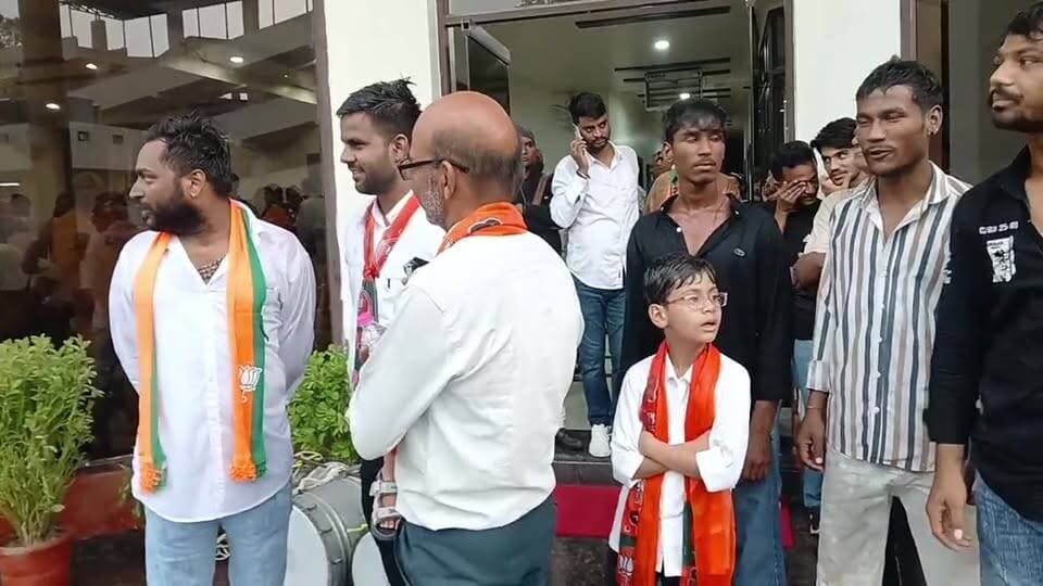 #BJP अजमेर उत्तर विधानसभा क्षेत्र का बूथ स्तरीय कार्यकर्ता सम्मेलन के जरिए #नगर_निगम_चुनाव का शक्ति प्रदर्शन🔴
देखिए #LIVE #मरूधरा_टूडे पर...
#नगर_निकाय_चुनाव_2026
#MarudharaToday #News #Ajmer #trending #ajmercity