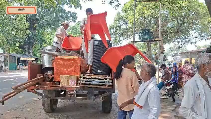 पूज्य संत श्री आशाराम जी बापू के आश्रम द्वारा कांवरियो का किया गया स्वागत, बांटा चना हलुआ प्रसाद व तुलसी टॉफ़ी