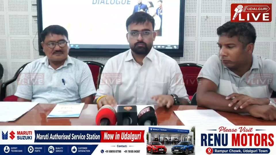 ৰাষ্ট্ৰীয় ক্ৰীড়া দিৱস উপলক্ষে ভাৰত চৰকাৰৰ যুৱ পৰিক্ৰমা আৰু ক্ৰীড়া মন্ত্ৰালয়ৰ উদ্যোগত অহা ২৭ আগষ্টত সমগ্ৰ দেশজুৰি ‘খেলো ইণ্ডিয়া ডায়লগ’ কাৰ্যসূচী অনুষ্ঠিত হ’ব। এই কাৰ্যসূচীৰ জৰিয়তে দেশৰ যুৱক-যুৱতী, ক্ৰীড়াবিদ আৰু ছাত্ৰ-ছাত্ৰীসকলে ক্ৰীড়া সম্পৰ্কীয় বিভিন্ন বিষয়ত মত-বিনিময় কৰাৰ সুযোগ লাভ কৰিব। কাৰ্যসূচীৰ সময়ত দেশৰ প্ৰধানমন্ত্ৰী নৰেন্দ্ৰ মোদীয়েও যুৱক-যুৱতী, ক্ৰীড়াবিদ আৰু ছাত্ৰ-ছাত্ৰীৰ সৈতে ভাৰ্চুৱেল মাধ্যমেৰে মত-বিনিময় কৰিব।ওদালগুৰি জিলাতো অহা ২৭ আগষ্টত পুৱা ১০ বজাৰ পৰা ‘খেলো ইণ্ডিয়া ডায়লগ’ অনুষ্ঠিত হ’ব। জিলাখনৰ ওদালগুৰি মহাবিদ্যালয় আৰু ভেৰগাঁও মহাবিদ্যালয়ত এই কাৰ্যসূচীৰ আয়োজন কৰা হৈছে। এই সন্দৰ্ভত মাই ভাৰতৰ ওদালগুৰি জিলা যুৱ বিষয়া অভিজিৎ যাদৱ আৰু ওদালগুৰি মহাবিদ্যালয়ৰ অধ্যক্ষ ড° ৰাজেন্দ্ৰ কুমাৰ বসুমতাৰীয়ে এখন সংবাদ মেল সম্বোধন কৰি জিলাখনৰ যুৱক-যুৱতী আৰু ছাত্ৰ-ছাত্ৰীসকলক এই কাৰ্যসূচীত উপস্থিত থাকি সক্ৰিয়ভাৱে অংশগ্ৰহণ কৰিবলৈ আহ্বান জনায়।