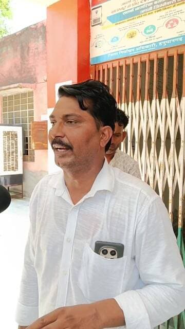 SC ST समाज ने दिया ज्ञापन , समाज के खिलाफ गलत टिप्पणी करने की कड़ी निंदा व्यक्त की ।