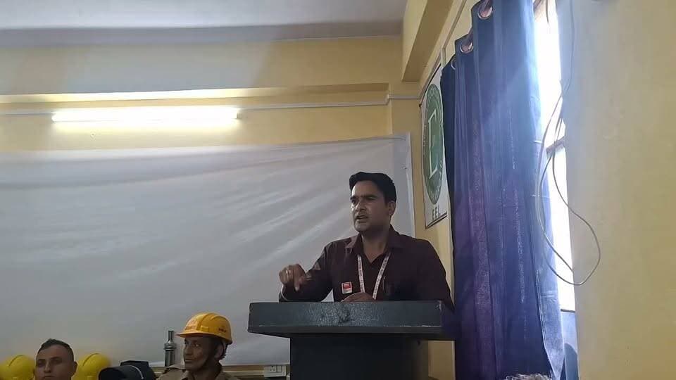 जिंदगी बहुत खूबसूरत है, इसे नशे की भेंट मत चढ़ाइए। सुरक्षित भविष्य और सफल जीवन के लिए नशा मुक्त रास्ता अपनाइए।#journalistshivwalia #everyonefollowers #jogindernagar_mandi_himachal #livetimestv #hppolice #drugawareness