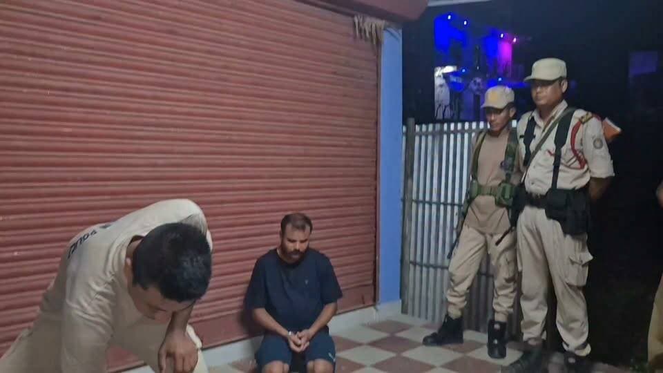 লংকা ফৰেষ্ট গেইটত ড্ৰাগছ সহ আটক এজন ১৬ টা ড্ৰাগছ ভৰ্তি কন্টেনাৰ সহ আটক বিপ্লৱ ঘোচ