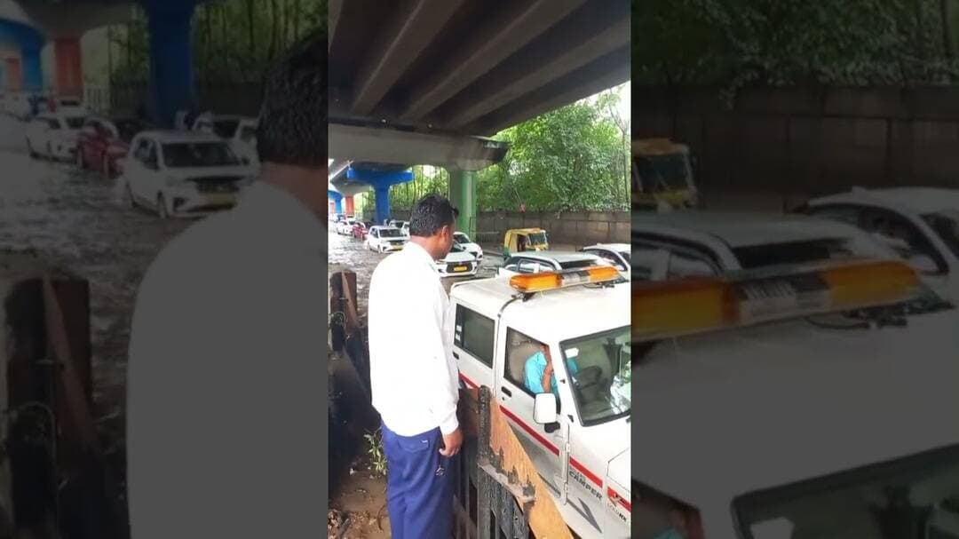 Mahipalpur Flyover के नीचे भरा बारिश का पानी,लोगों को हुईं दिक्कत #Waterlogging #DelhiRain #Breakin
