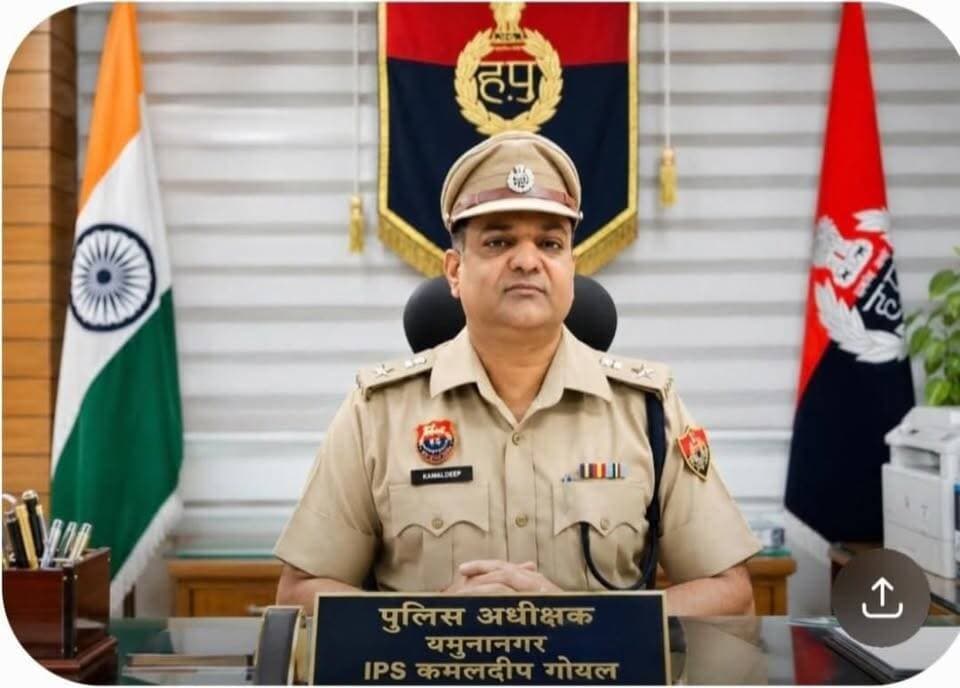 *जिला पुलिस का नशा तस्करों के खिलाफ अभियान जारी, मिल रही बड़ी सफलता : पुलिस अधीक्षक कमलदीप गोयल*
*जिला पुलिस की टीमो ने एक जनवरी 2026 से अब तक लाखो रूपये के नशीले पदार्थं किये बरामद।*
पुलिस प्रवक्ता ने जानकारी देते हुए बताया कि जिला पुलिस द्वारा नशे के खिलाफ चलाए जा रहे विशेष अभियान के सकारात्मक व सार्थक परिणाम सामने आ रहे हैं। पुलिस अधीक्षक श्री कमलदीप गोयल ने कहा कि नशा समाज के लिए एक गंभीर सामाजिक बुराई है, जिसके खिलाफ केवल पुलिस कार्रवाई ही नहीं बल्कि एक व्यापक सामाजिक आंदोलन की आवश्यकता है। इस अभियान में समाज के प्रत्येक व्यक्ति की भागीदारी बेहद जरूरी है।
पुलिस अधीक्षक ने कहा कि लगभग प्रत्येक आपराधिक वारदात का कहीं न कहीं नशे से संबंध देखने को मिलता है। ऐसे में यदि हमें अपराध मुक्त और स्वस्थ समाज का निर्माण करना है तो नशे जैसी बुराई को जड़ से समाप्त करना अत्यंत आवश्यक है। इसी उद्देश्य के तहत जिला पुलिस द्वारा नशा तस्करों के खिलाफ लगातार सख्त कार्रवाई की जा रही है और उन पर पूरी तरह शिकंजा कसा जा रहा है। उन्होंने बताया कि जिला पुलिस द्वारा नशे के खिलाफ एक विशेष अभियान चलाया जा रहा है, जिसके अंतर्गत न केवल नशा तस्करों को गिरफ्तार किया जा रहा है, बल्कि आमजन को जागरूक करने के लिए समय-समय पर सेमिनार, गोष्ठियां और जागरूकता कार्यक्रम भी आयोजित किए जा रहे हैं, ताकि लोग नशे के दुष्परिणामों को समझ सकें और इससे दूर रहें।
पुलिस अधीक्षक श्री कमलदीप गोयल ने जानकारी देते हुए बताया कि एक जनवरी 2026 से अब तक जिला पुलिस ने मादक पदार्थ अधिनियम के तहत कुल 114 अभियोग दर्ज किए हैं तथा 212 नशा तस्करों को काबू किया गया है। इस दौरान लाखों रुपये के मादक पदार्थ बरामद कर नशा तस्करी की कमर तोड़ने में जिला पुलिस को बड़ी सफलता मिली है। उन्होंने बताया कि उक्त अवधि के दौरान जिला पुलिस द्वारा 14 किलो 60 ग्राम अफीम, 10 किलो 718 ग्राम चरस, 6 किलो 908 ग्राम हेरोइन, 814 ग्राम चूरा पोस्त, 35 किलो गांजा तथा 10 हजार नशीली गोलियां व 19 हज़ार नशीले कैप्सूल बरामद किए गए हैं। यह आंकड़े जिला पुलिस की सक्रियता और प्रतिबद्धता को दर्शाते हैं।
पुलिस अधीक्षक ने कहा कि नशे के खिलाफ प्रभावी कार्रवाई के लिए जिला पुलिस के एंटी नारकोटिक सेल को और अधिक मजबूत किया गया है। आमजन नशा बेचने या तस्करी से जुड़ी किसी भी सूचना को एंटी नारकोटिक सेल के इंचार्ज के मोबाइल नंबर 881800-01789 पर व्हाट्सएप या एसएमएस के माध्यम से दे सकते हैं। सूचना देने वाले व्यक्ति का नाम और पहचान पूरी तरह गोपनीय रखी जाएगी।
अंत में पुलिस अधीक्षक ने युवाओं से विशेष अपील करते हुए कहा कि युवा देश की सबसे बड़ी धरोहर हैं। उन्हें नशे जैसी बुराई से दूर रहकर शिक्षा, खेलकूद और अन्य सामाजिक गतिविधियों में सक्रिय भागीदारी निभानी चाहिए, ताकि वे अपने माता-पिता, समाज और देश का नाम रोशन कर सकें। साथ ही उन्होंने आमजन से भी अपील की कि यदि उनके आसपास कोई व्यक्ति नशे की चपेट में है तो उसे नशा छोड़ने के लिए प्रेरित करें और आवश्यकता पड़ने पर पुलिस का सहयोग लें।